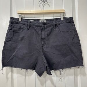 NWOT Universal Thread Women's “Vintage Midi” Black Denim Shorts